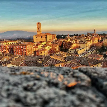 Minimetro - Metro Entrance To Historic Center & Free Parking 佩鲁贾